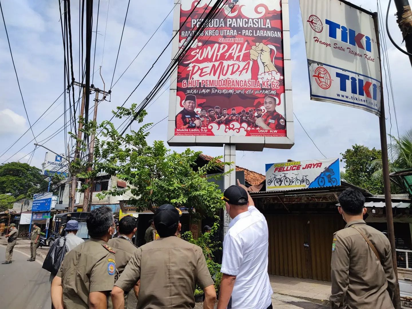 Penertiban Atribut Ormas Oleh Tramtib dan Satgas Kec. Larangan
