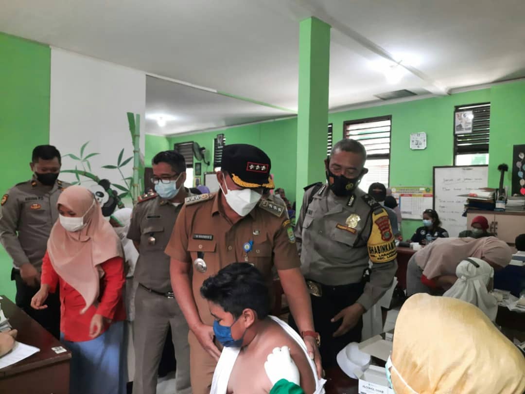 Monitoring Vaksin Usia 6+ Oleh Camat Larangan