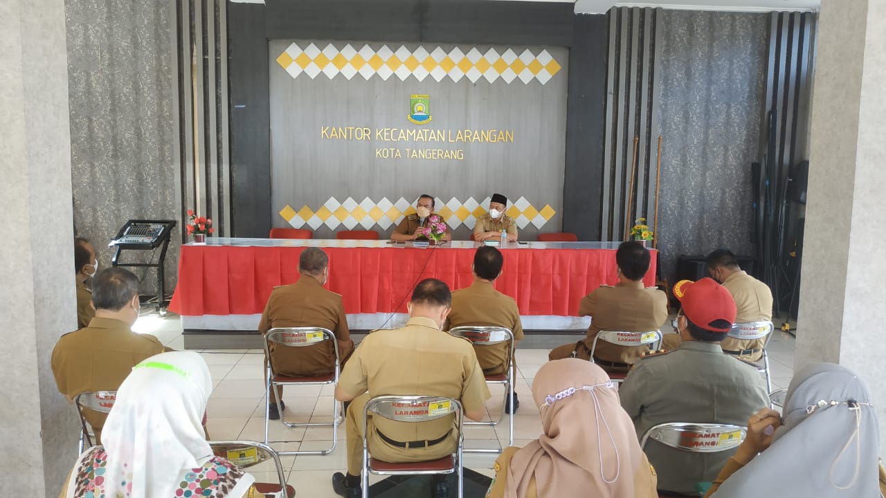 Rapat Koordinasi Camat, Lurah, Kasi dan Kasubag Kec. Larangan