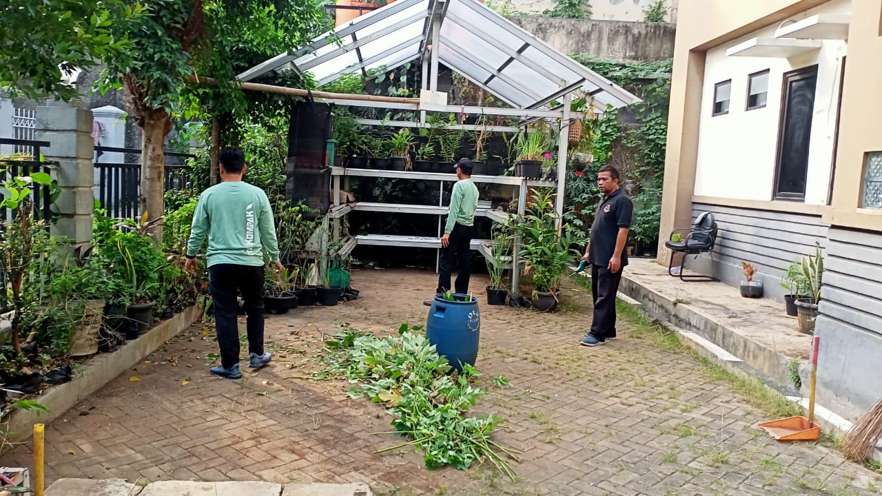 Kerja bakti dalam rangka verifikasi penilaian FKTS