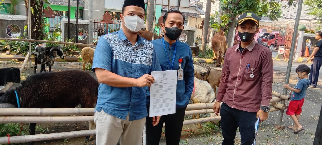 Pendistribusian Pidato Walikota Tangerang dalam rangka Hari Raya Idhul Adha kepada DKM Masjid dan Mushollah di wilayah Kelurahan Larangan Indah