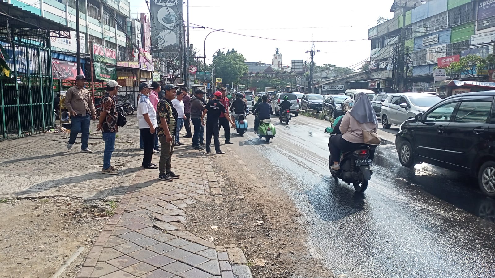 Survei Saluran Drainase di Jalan HOS Cokroaminoto