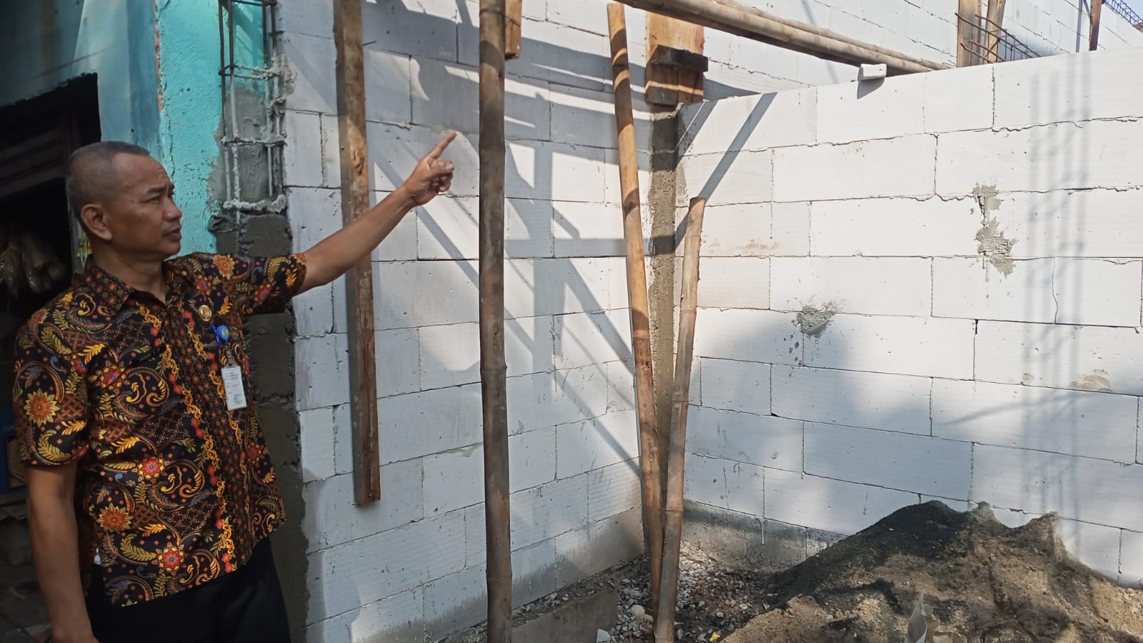 Monitoring Pembangunan Rumah dan Pengecekan Lampu Kampung Terang Rw. 004