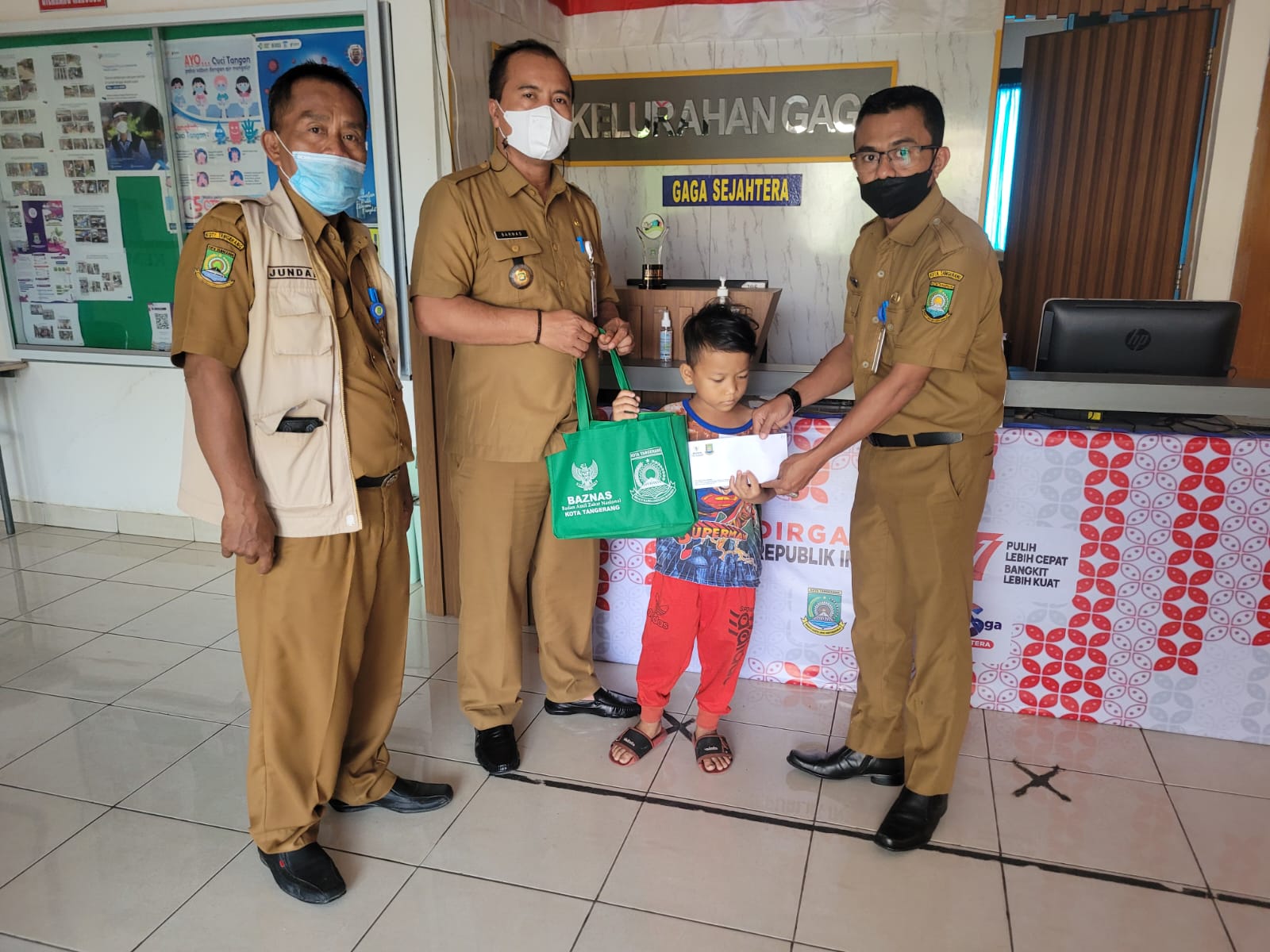 Penyerahan Santunan Bagi Yatim