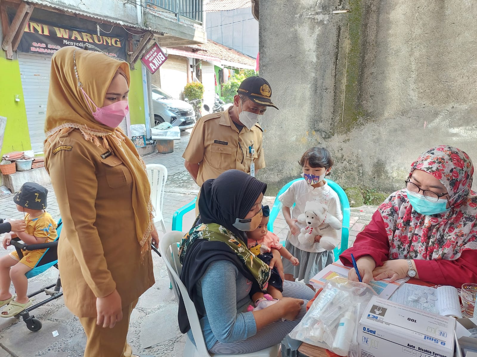 MONITORING POSYANDU MARKISA RW. 006 DAN PEMBERIAN VITAMIN A