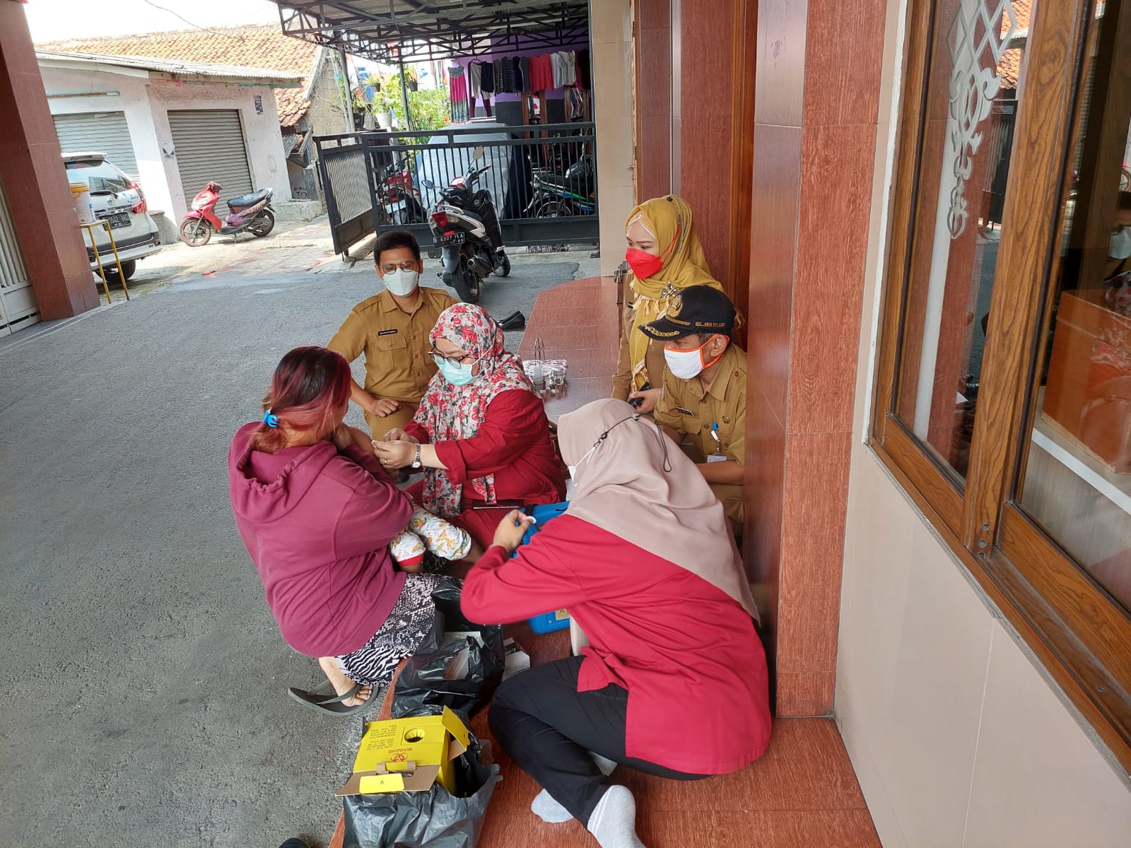 MONITORING DAN SWIPING BULAN IMUNISASI ANAK ( BIAN ) RW. 002