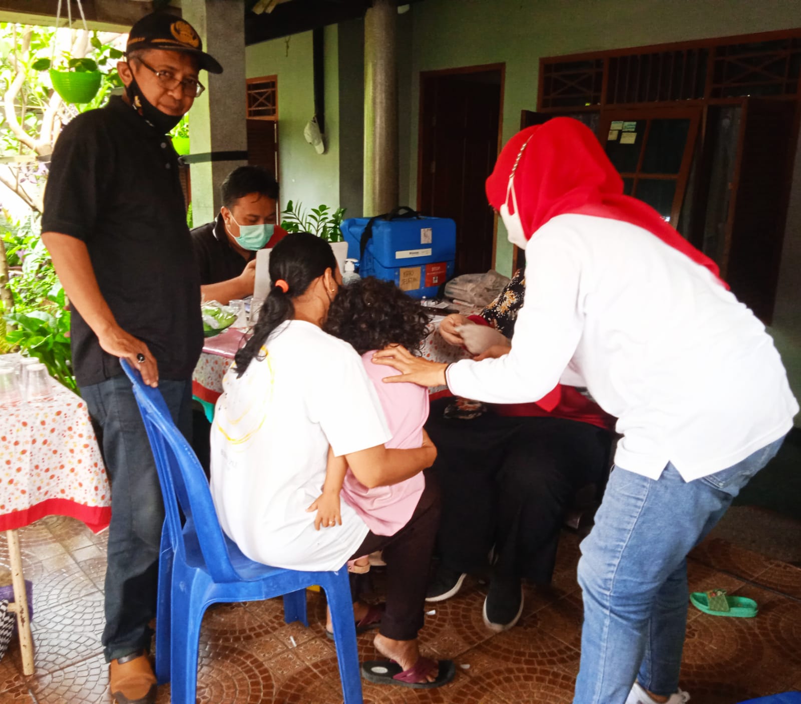 MONITORING POSYANDU STRAWBERY RW. 008 DAN PEMBERIAN VITAMIN A