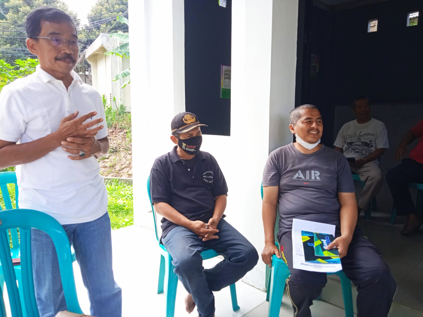 MENERIMA TAMU EKSTERNAL