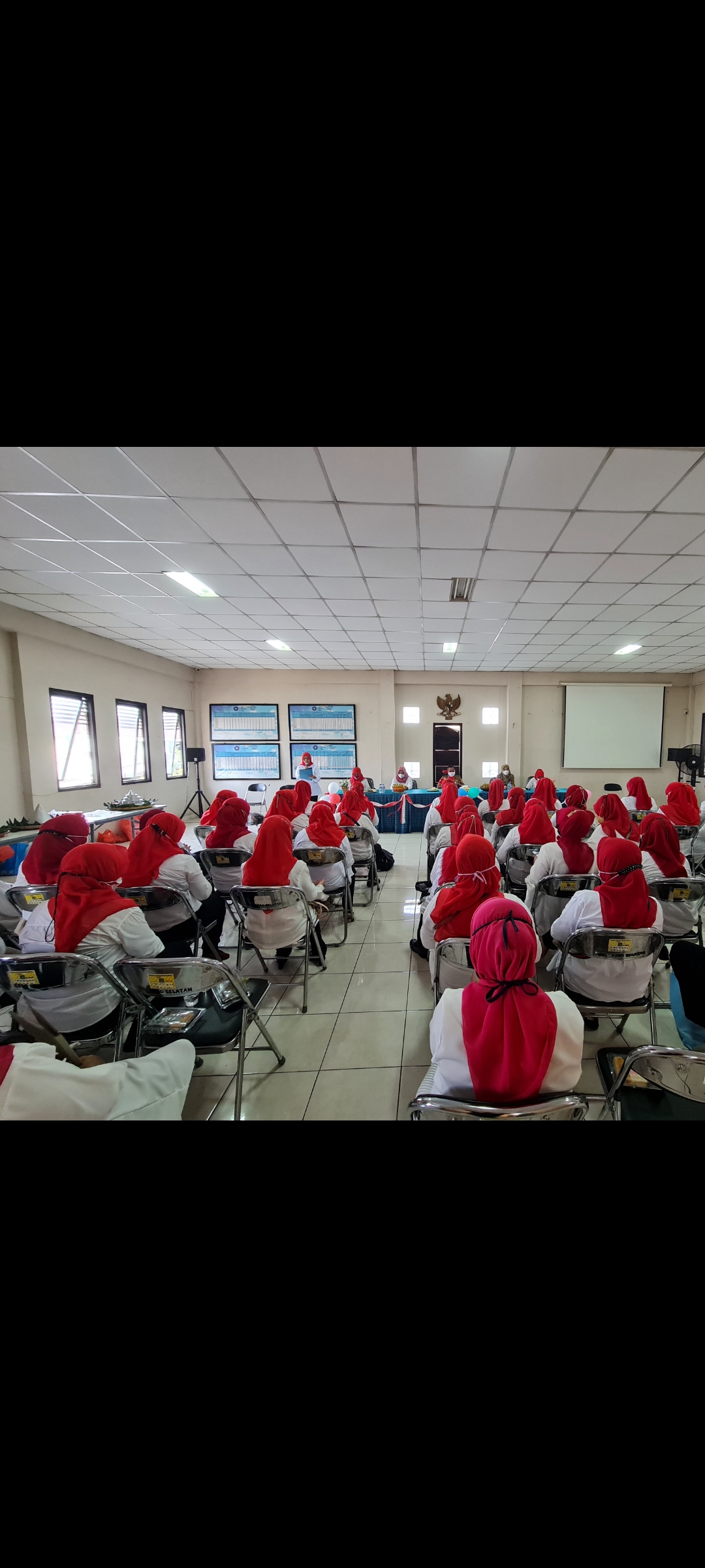 PERTEMUAN RUTIN PKK DAN LOMBA HIAS TUMPENG