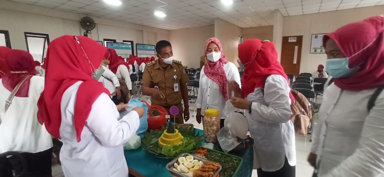 PERTEMUAN RUTIN PKK DAN LOMBA HIAS TUMPENG