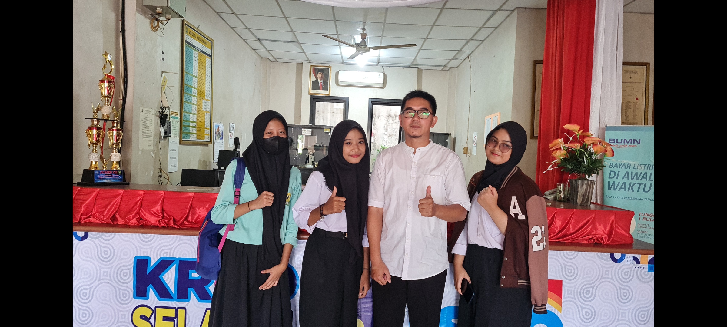 MENERIMA TAMU EKSTERNAL