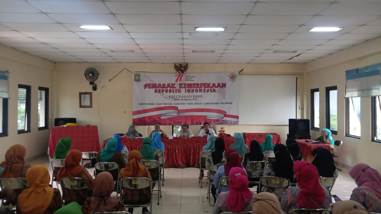 Pertemuan rutin bulanan PKK tingkat kelurahan