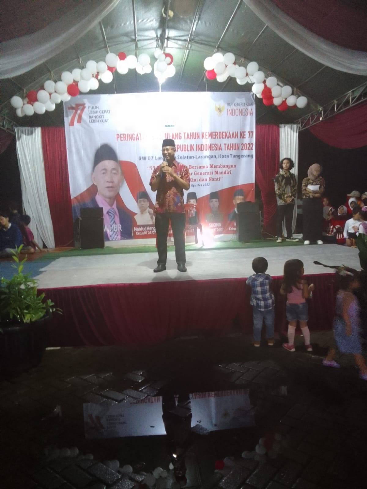 MALAM PUNCAK HUT RI