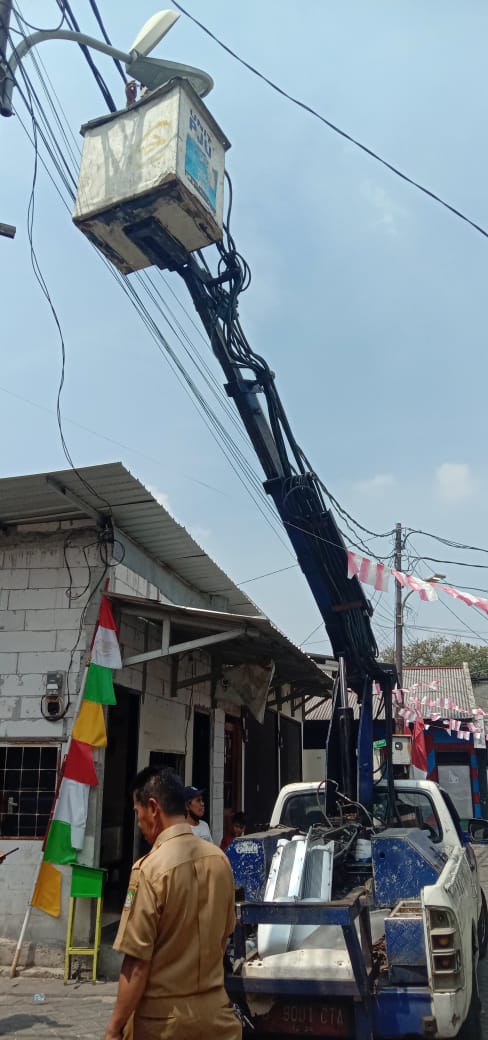 Perbaikan Lampu Jalan