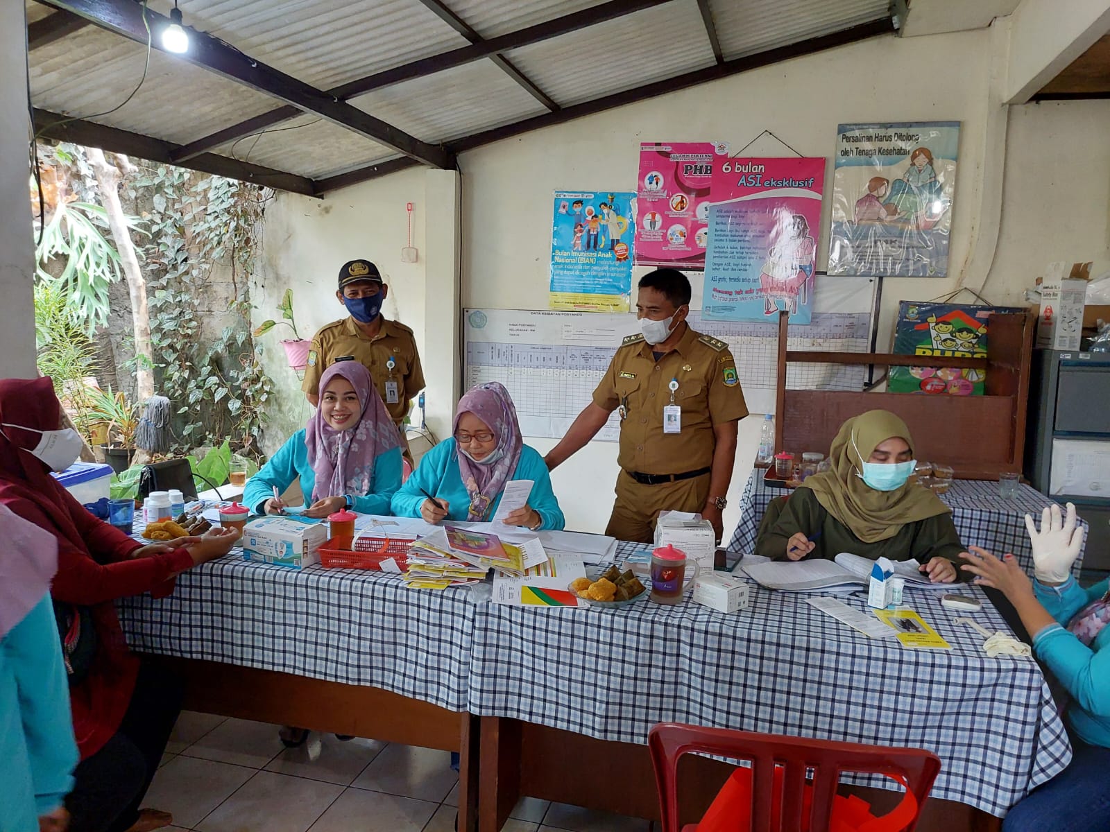 MONITORING POS LANSIA NANAS DI RW. 004