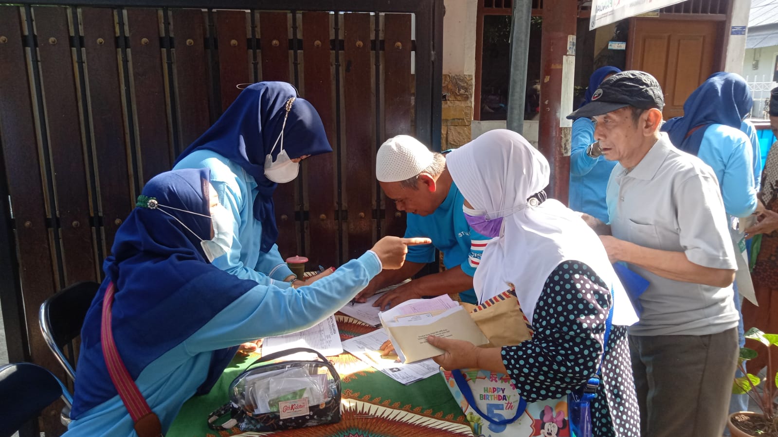 Giat penyaluran rastra BPNT dan PKH Kelurahan Kreo 