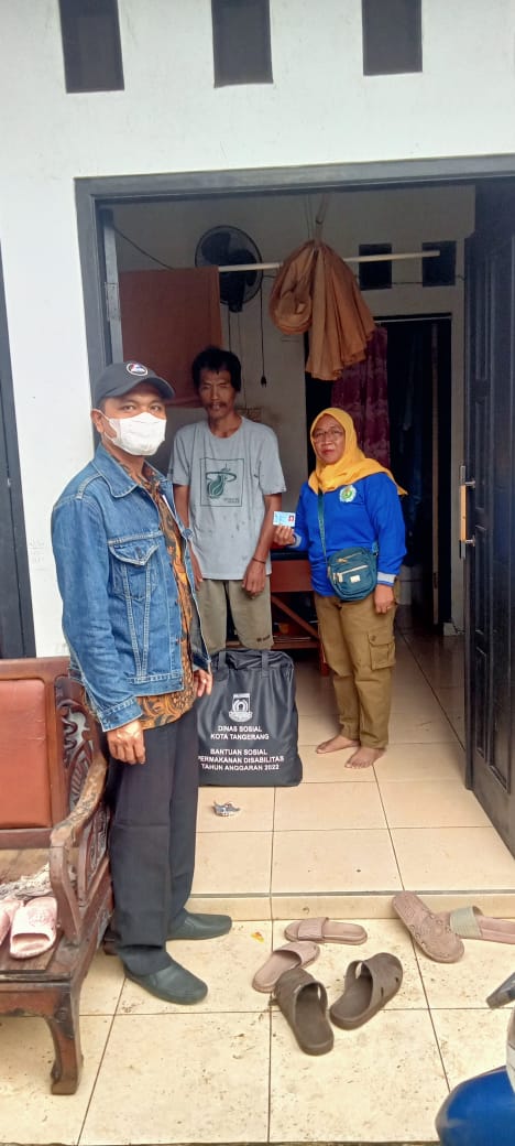 Penyerahan Bantuan bagi Disabilitas