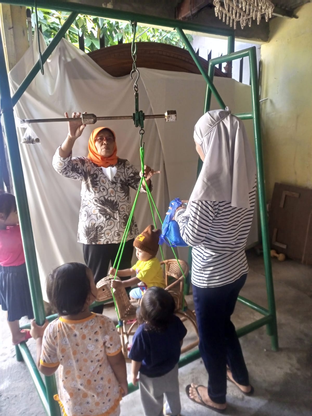 Giat Pelayanan Posyandu Mangga Harum Manis RW. 006