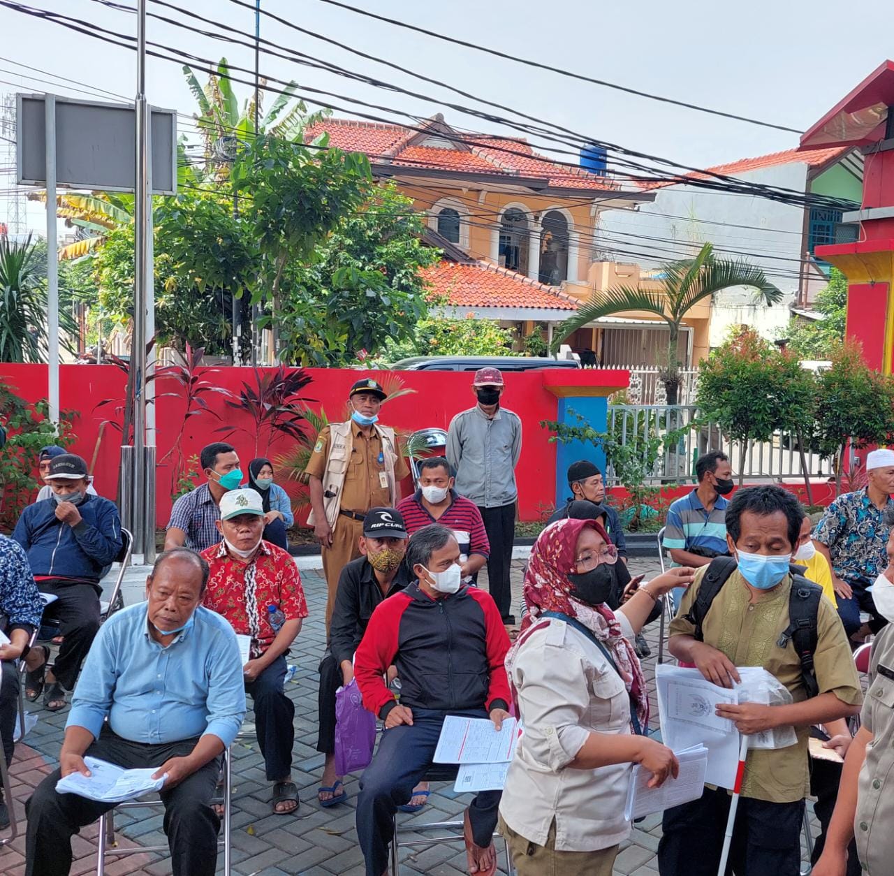 Penyaluran Bantuan Langsung Tunai (BLT BBM) 