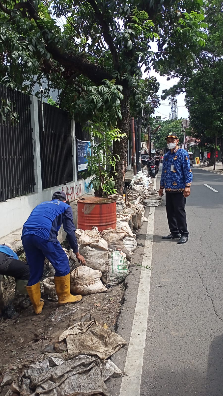 Giat pengerjaan revitalisasi Saluran Drainase diwilayah RW. 003 