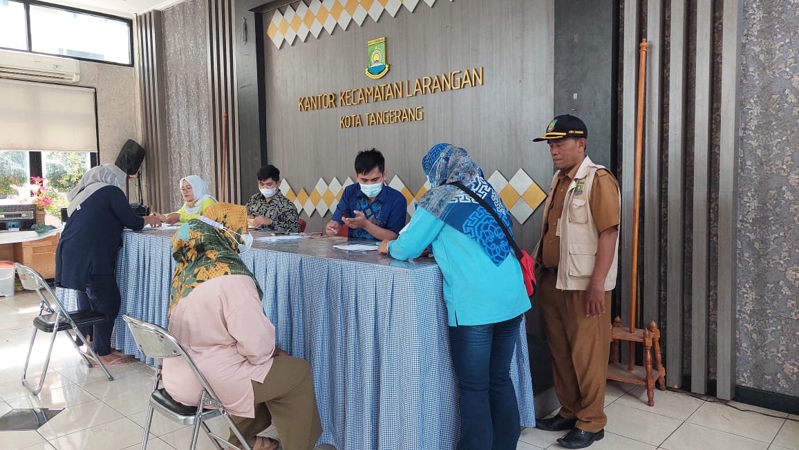Penyaluran Bantuan Langsung Tunai (BLT) 