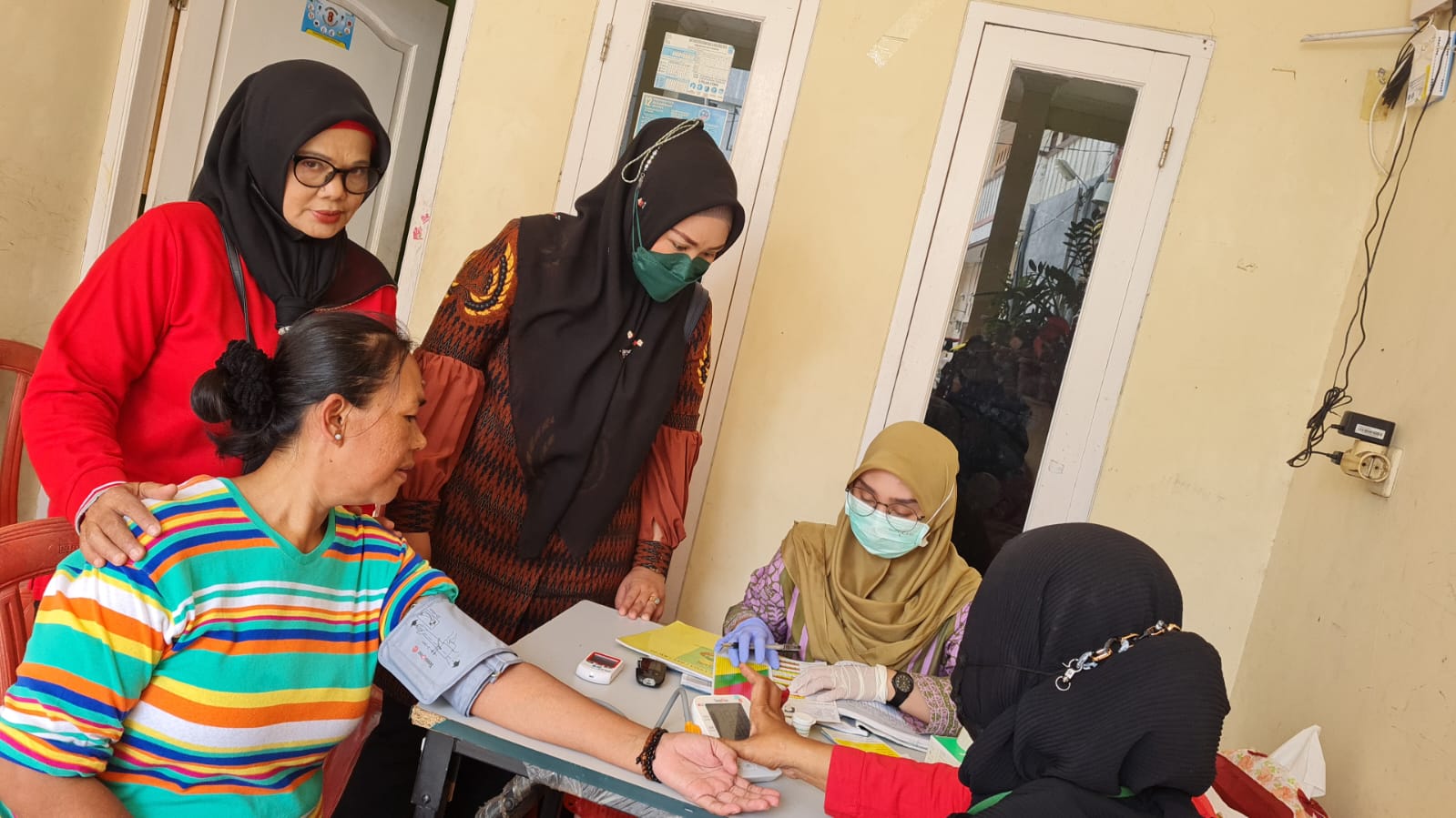 MONITORING KEGIATAN POSYANDU LANSIA ANGGUR DI RW. 002