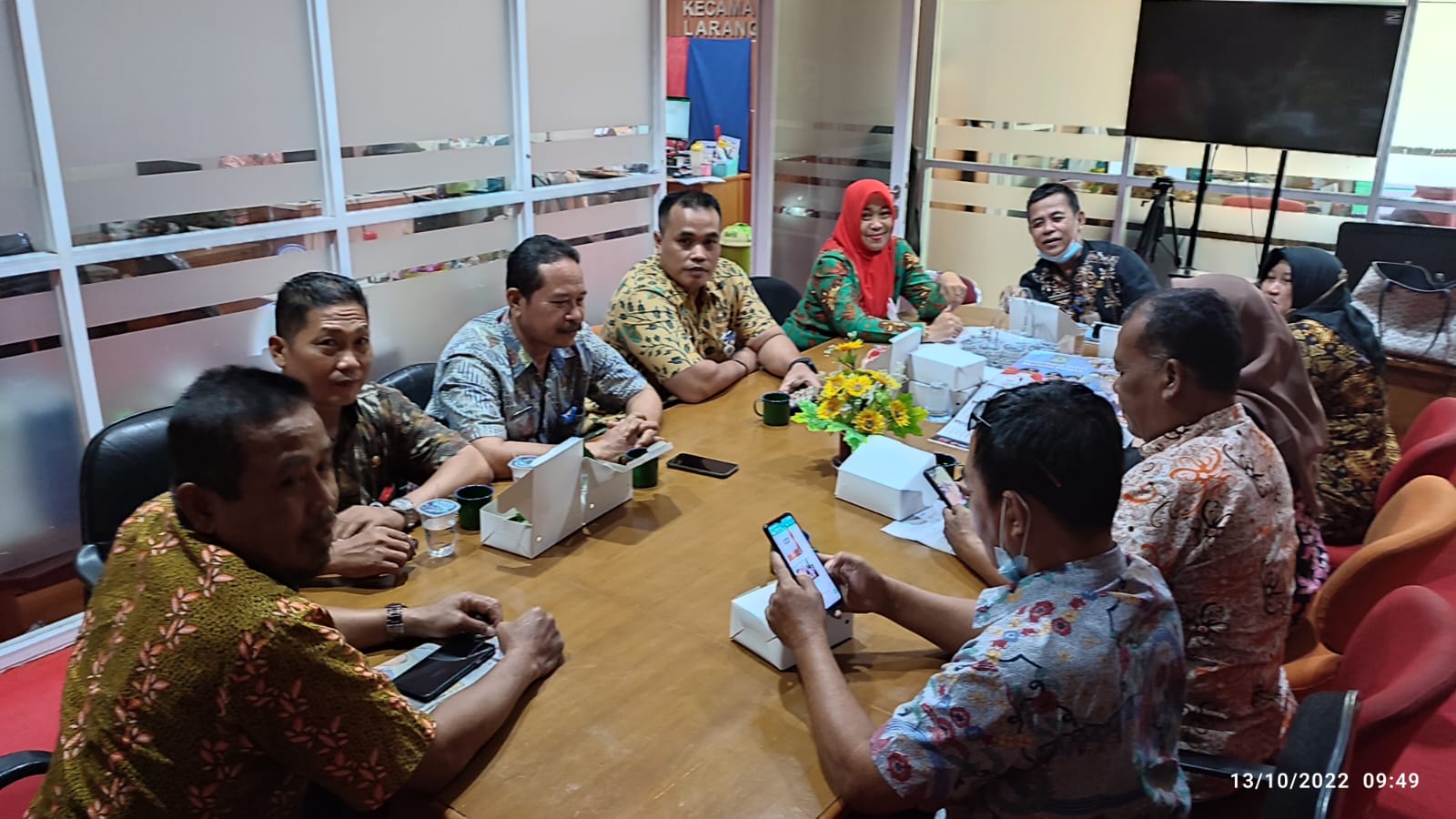 MENGHADIRI RAPAT KOORDINASI DENGAN DISDUKCAPIL KOTA TANGERANG