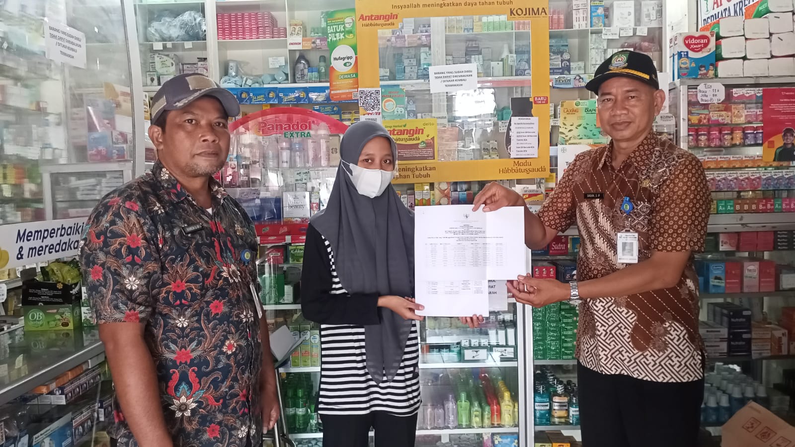 Giat monitoring dan pemberian edaran serta pendataan di beberapa Apotek/Toko obat