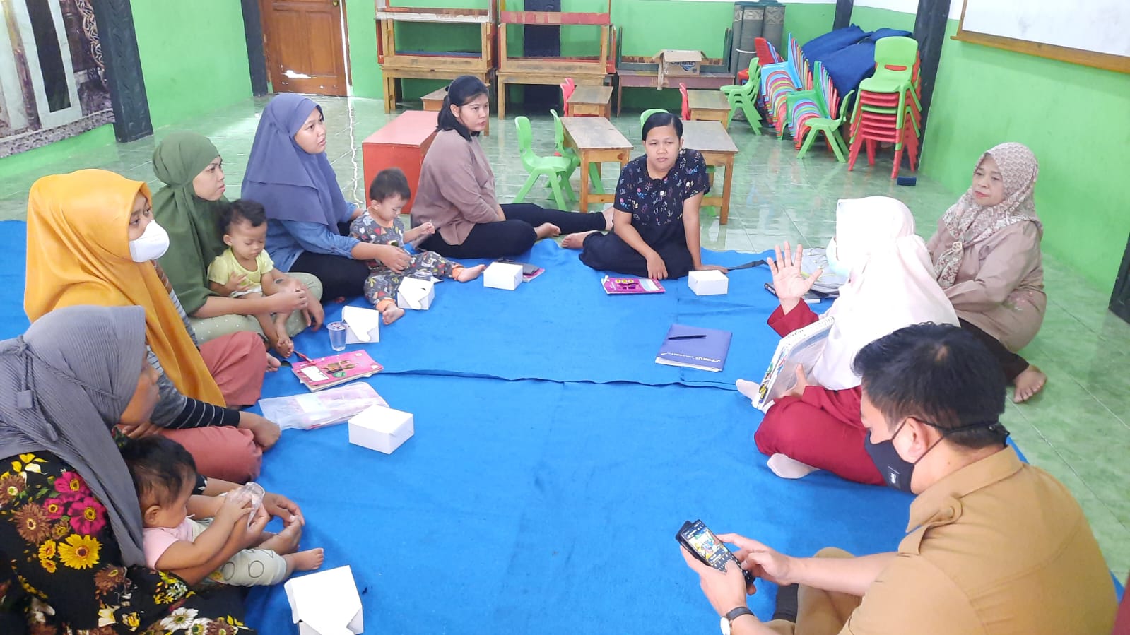 Giat pelayanan kesehatan lansia di posyandu jeruk manis kampung KB Adem 