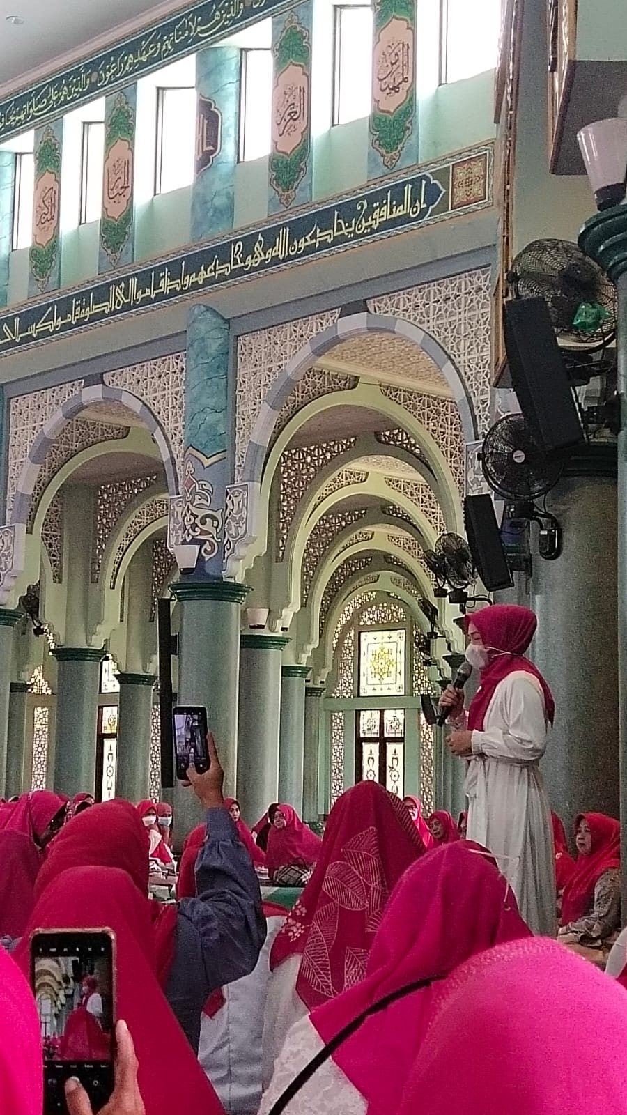MENGHADIRI PENGAJIAN BULANAN FORMAT AKHLAKUL KARIMAH TINGKAT KOTA TANGERANG