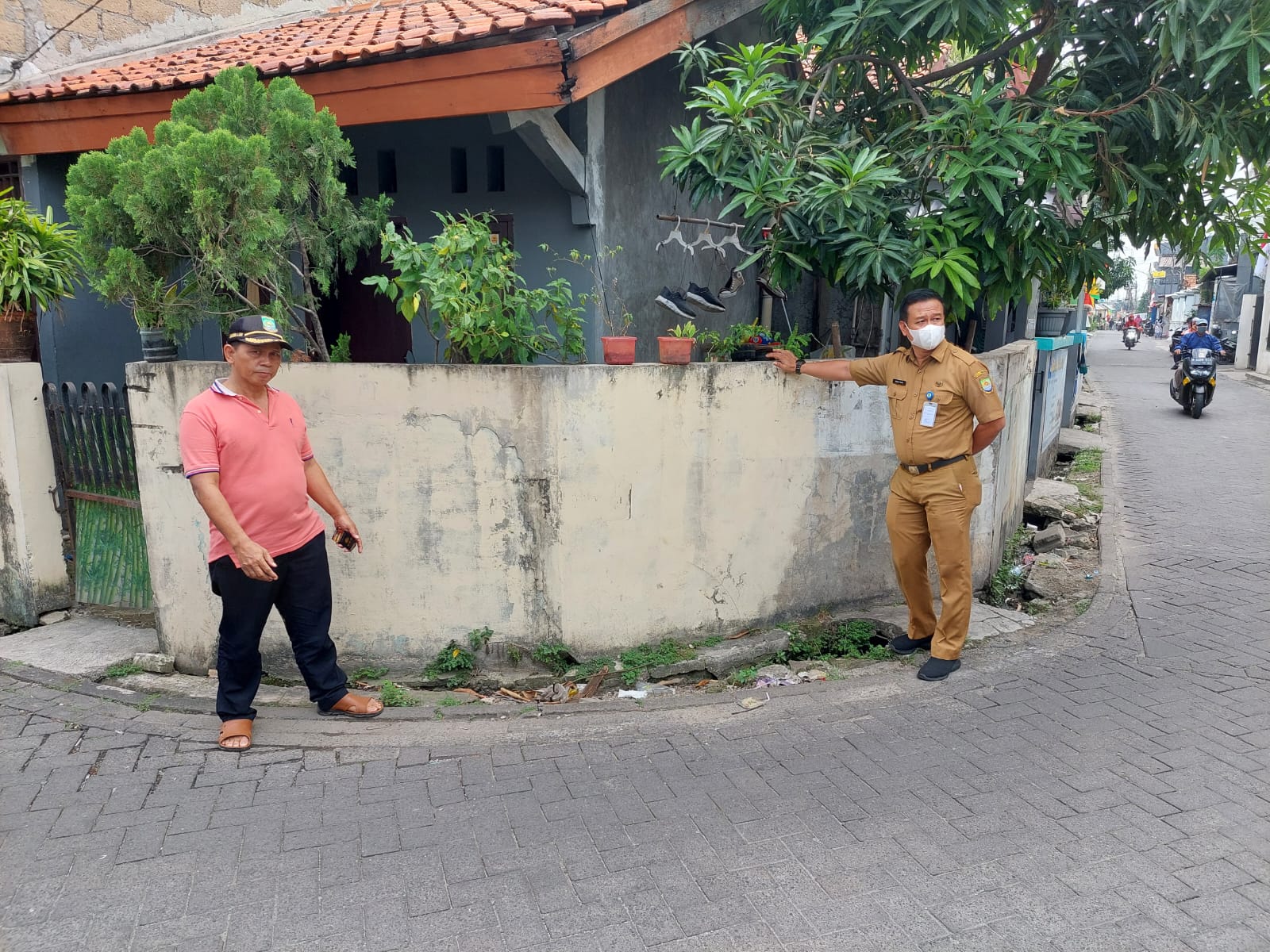 MONITORING JALAN YANG AKAN DI BANGUN DRAINASE