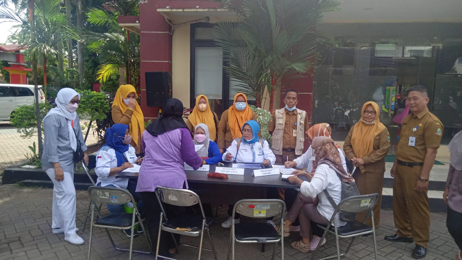 Monitoring pendistribusian bantuan BST