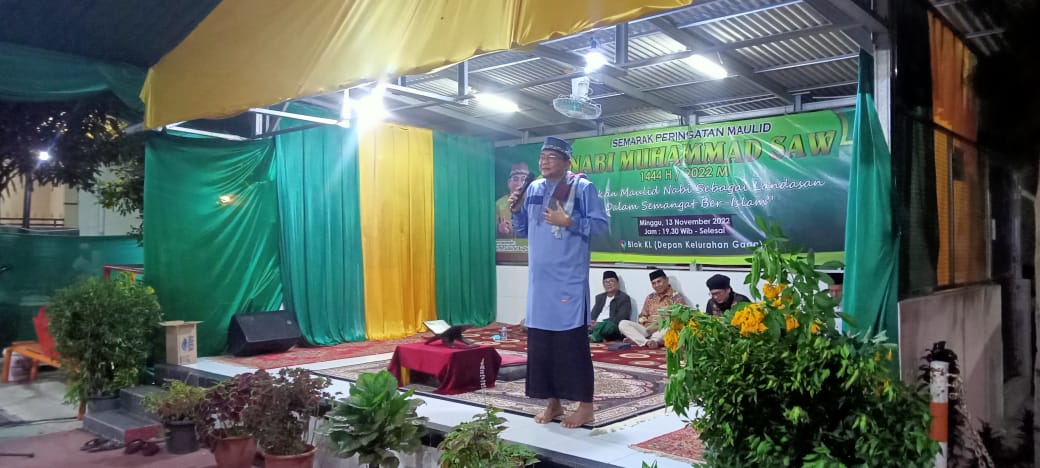 Menghadiri Giat Maulid Nabi Muhammad SAW