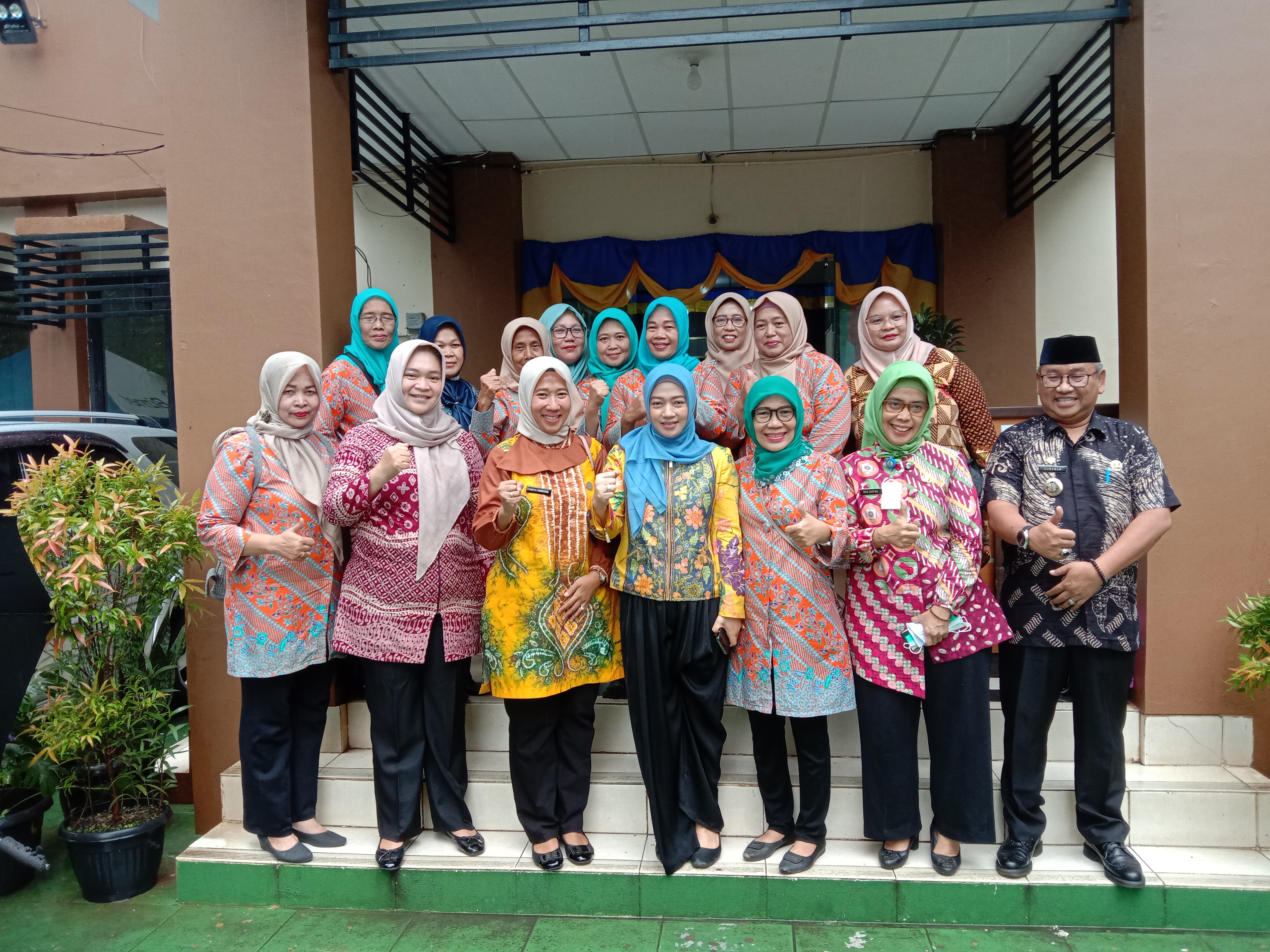 Kegiatan Peningkatan Kualitas Hidup Perempuan (PKHP) di Kelurahan Cipadu