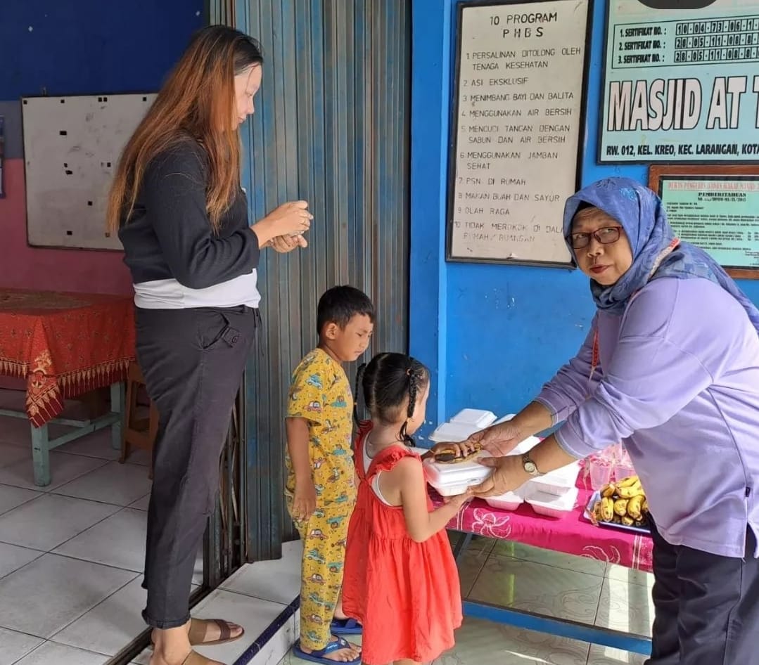 Kec Larangan Giat Pelayanan Kesehatan Balita Yang Bertempat Di Posyandu Apel Rw